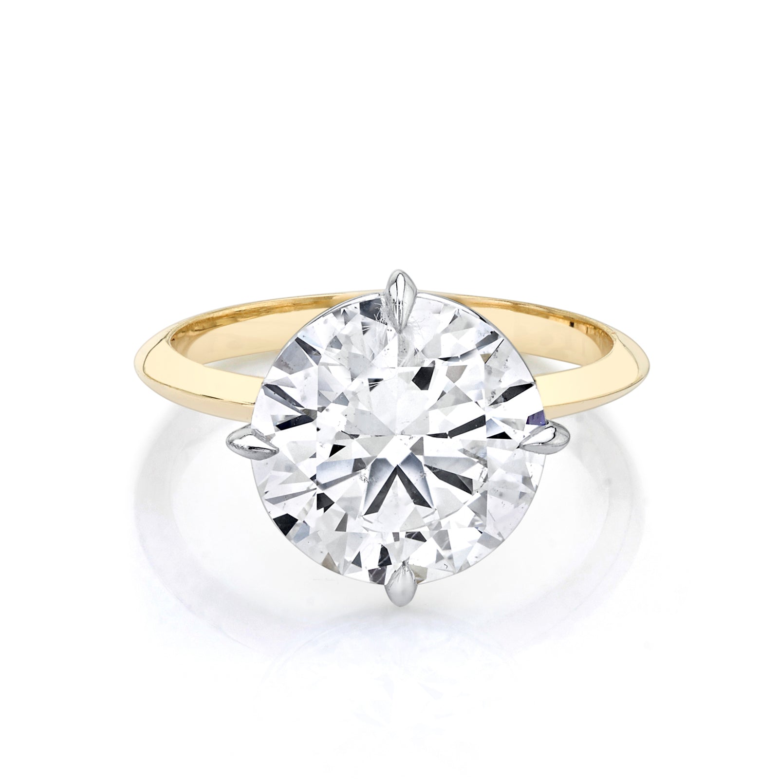 Round Diamond with Two Tone Knife Edge Band