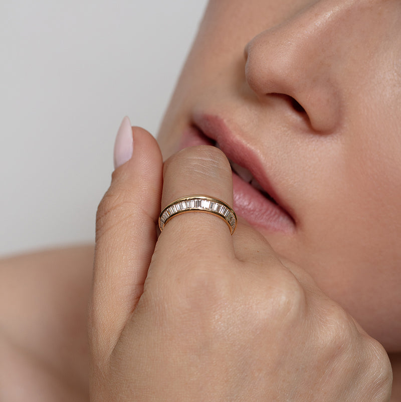 Degrede Crescent Ring